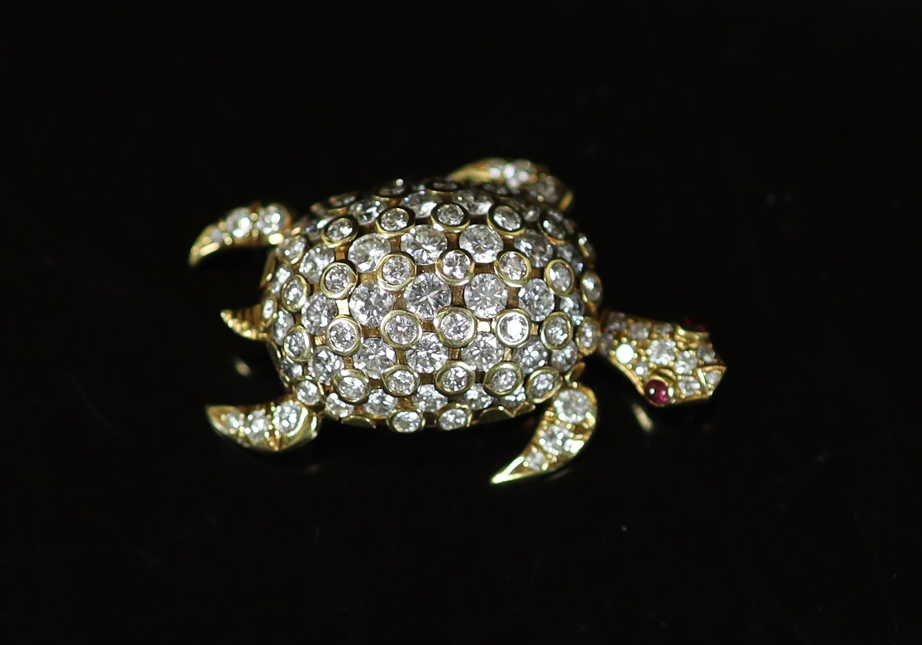 A mid to late 20th century French 18kt gold and pave set diamond clip brooch, modelled as a turtle